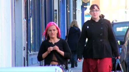 Voyeur Babe Leah Caprice Flashing